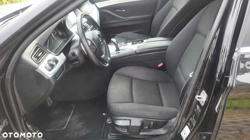BMW Seria 5 520d Touring - 10