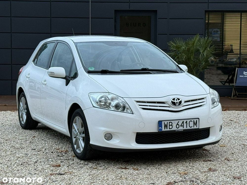 Toyota Auris 1.6 Comfort - 1