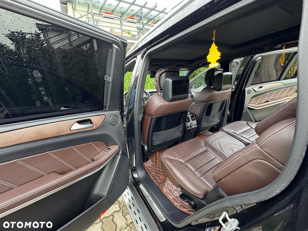 Mercedes-Benz GL - 13