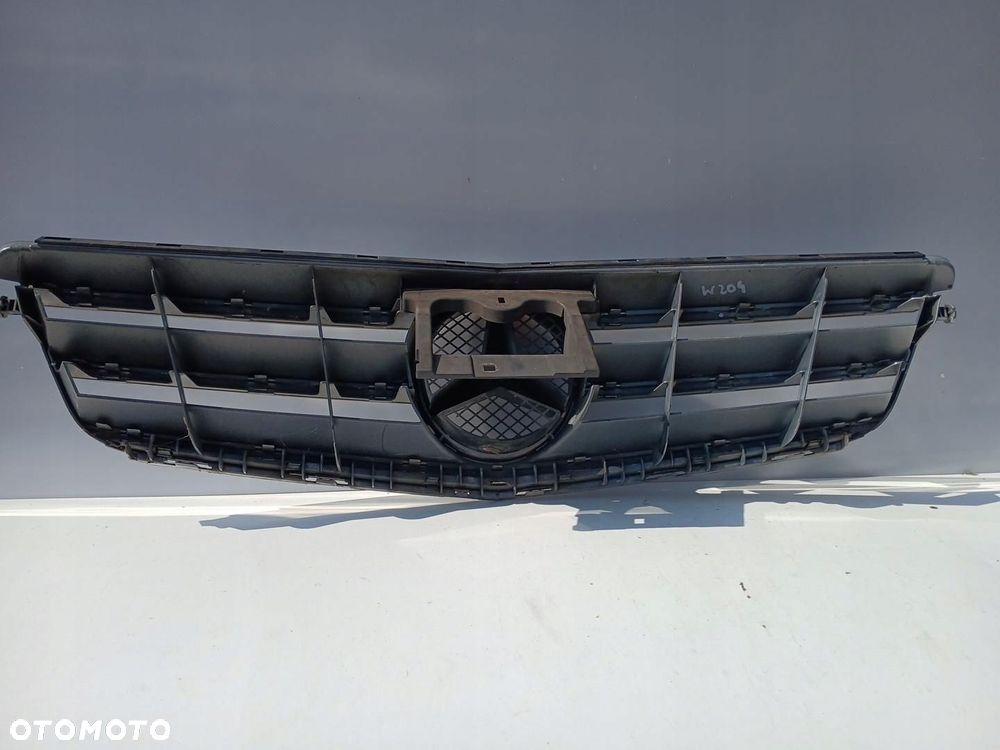 ATRAPA GRILL KRATKA MERCEDES W204 A2048800023 - 2