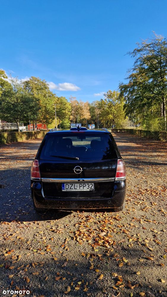 Opel Zafira 1.9 CDTI Cosmo ActiveSelect - 4