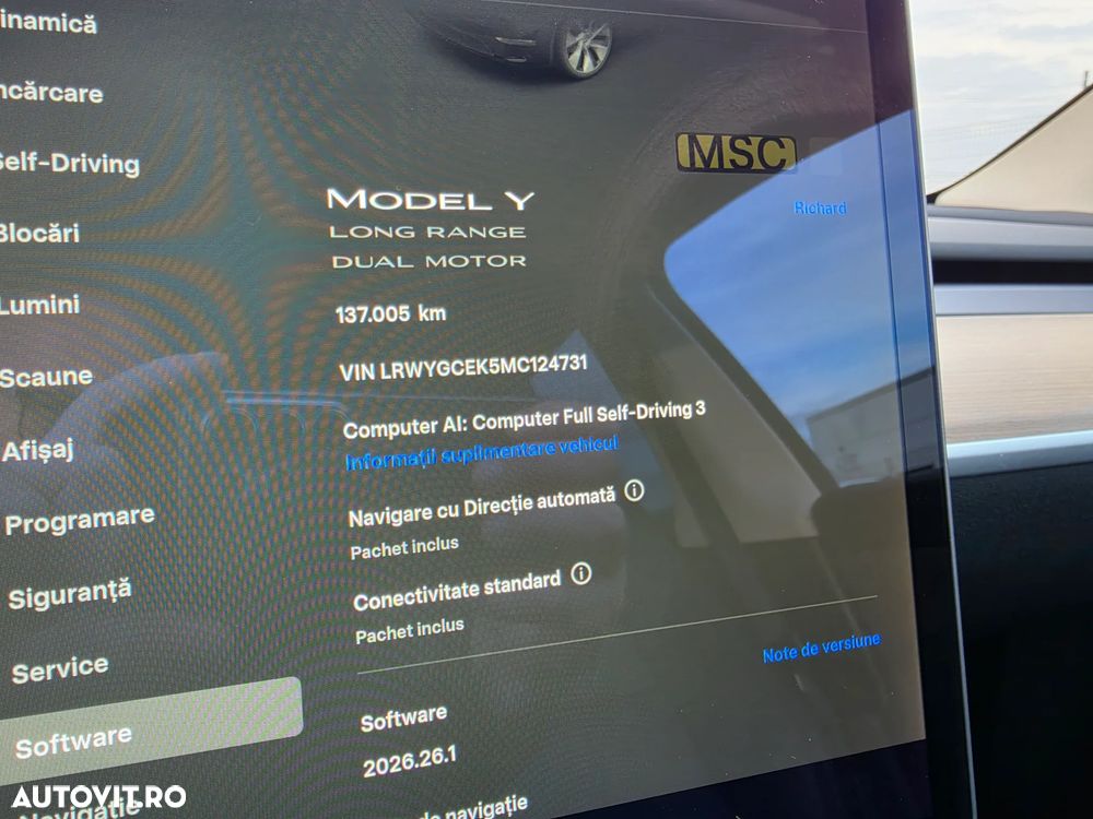Tesla Model Y Long Range Dual Motor AWD - 13