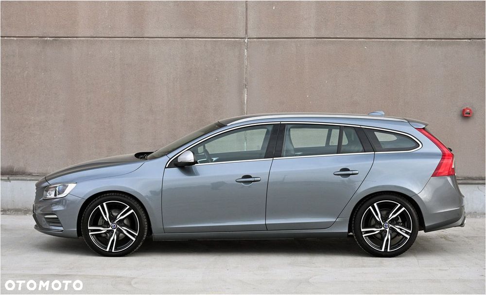 Volvo V60 D5 Geartronic RDesign - 11