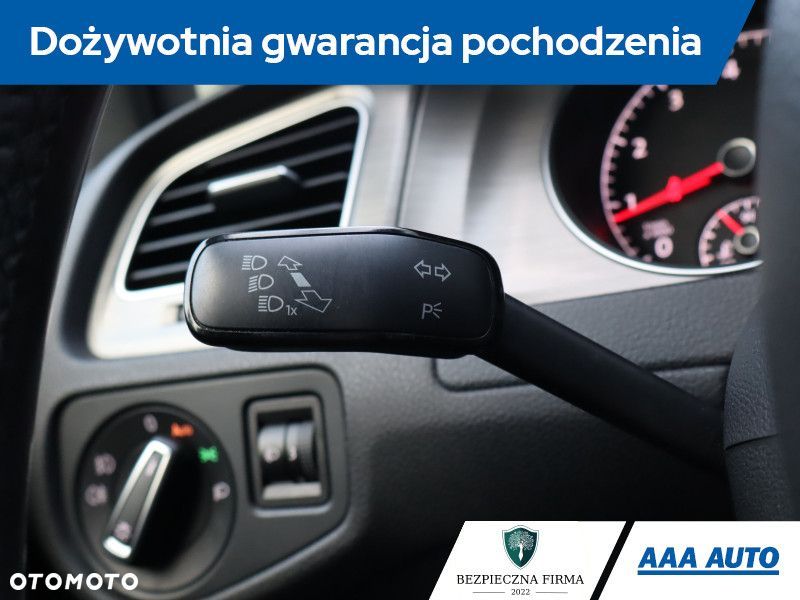 Volkswagen Golf - 22