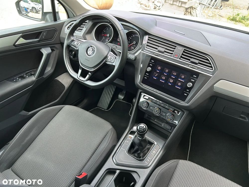 Volkswagen Tiguan - 16