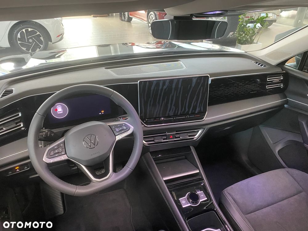 Volkswagen Tiguan - 11