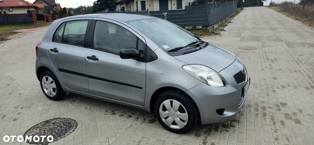 Toyota Yaris 1.0 Terra EU5 - 17