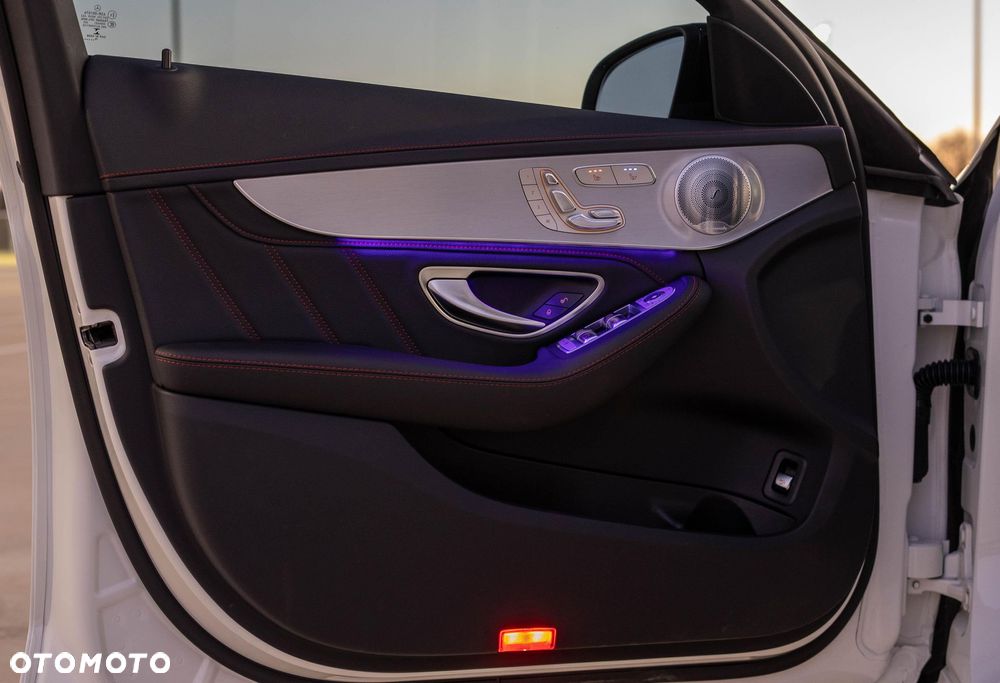 Mercedes-Benz Klasa C AMG 43 4Matic AMG TCT 9G - 33