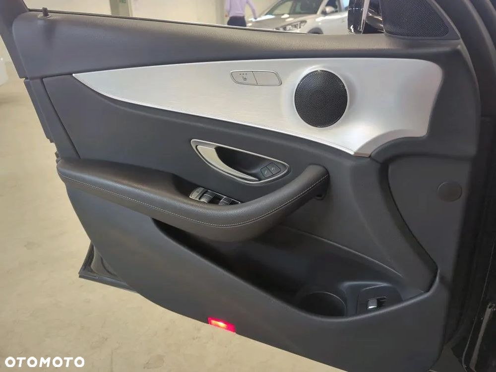 Mercedes-Benz Klasa E 220 d Business Edition - 21