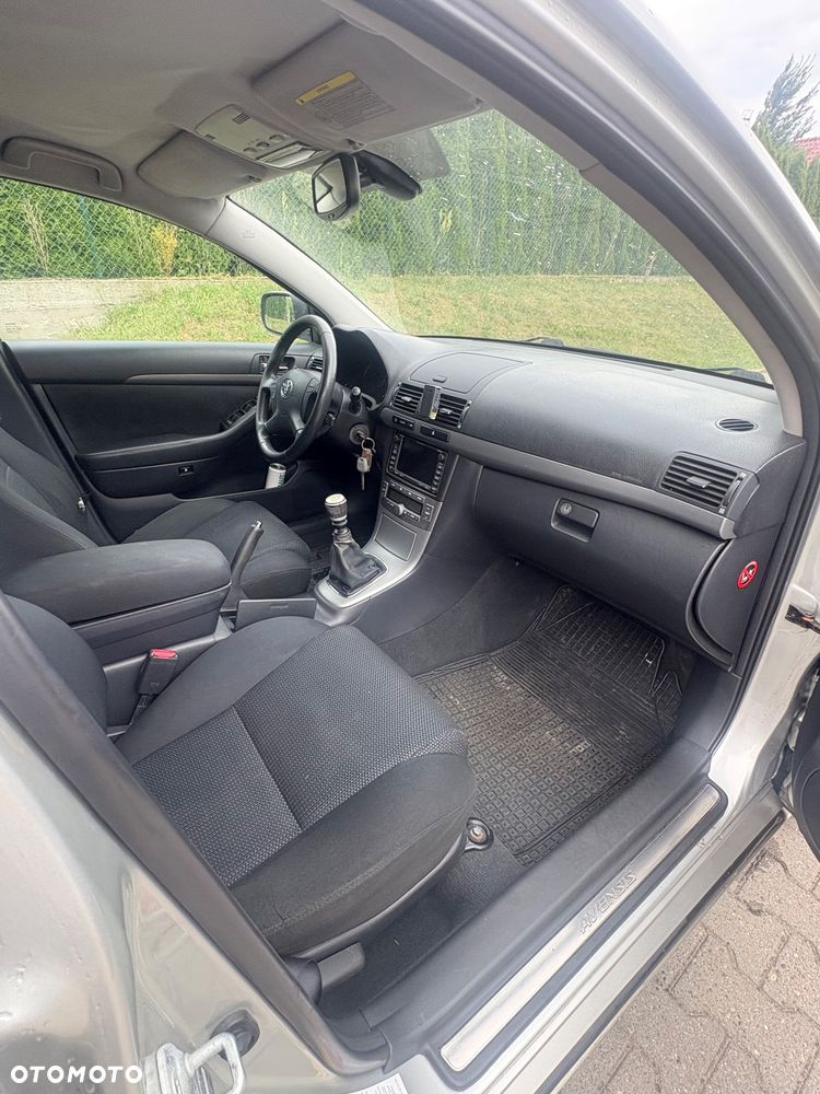 Toyota Avensis 2.0 D-4D Team - 18