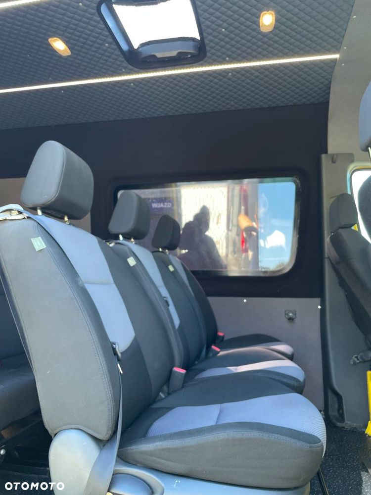 Mercedes-Benz Sprinter - 17
