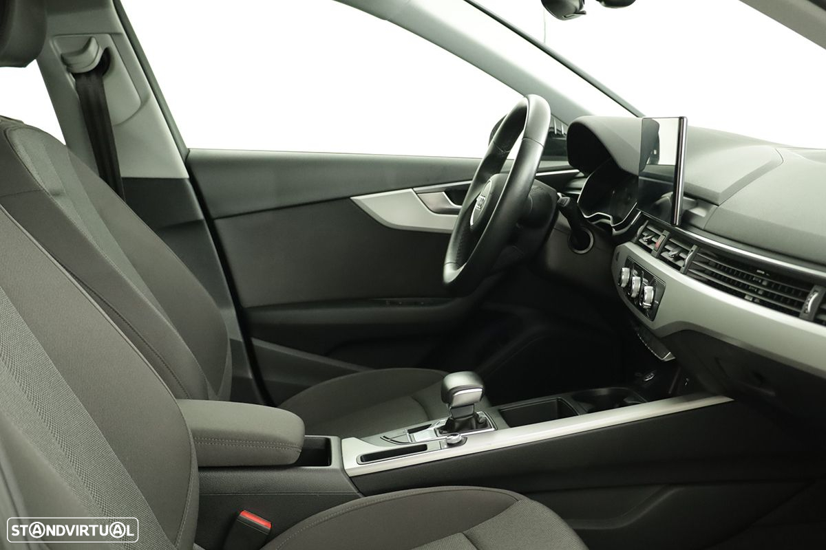Audi A4 Avant 30 TDI S tronic - 21