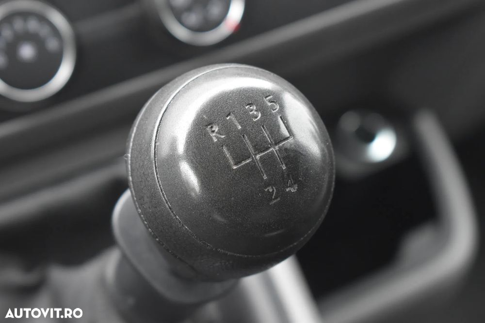 Volkswagen Transporter - 35