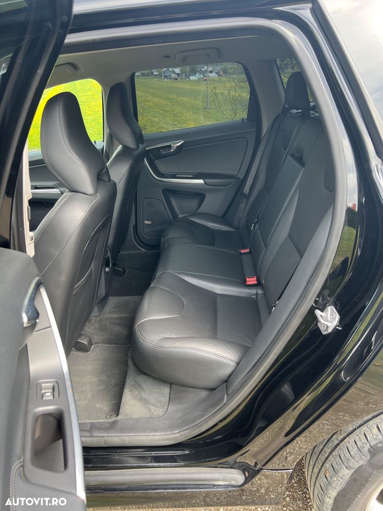 Volvo XC 60 D4 Momentum - 5