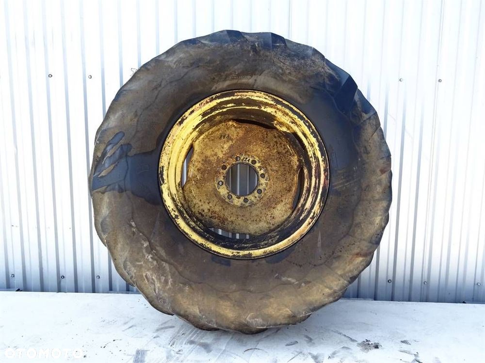 OPONA + FELGA  MASSEY FERGUSON 410 - 5