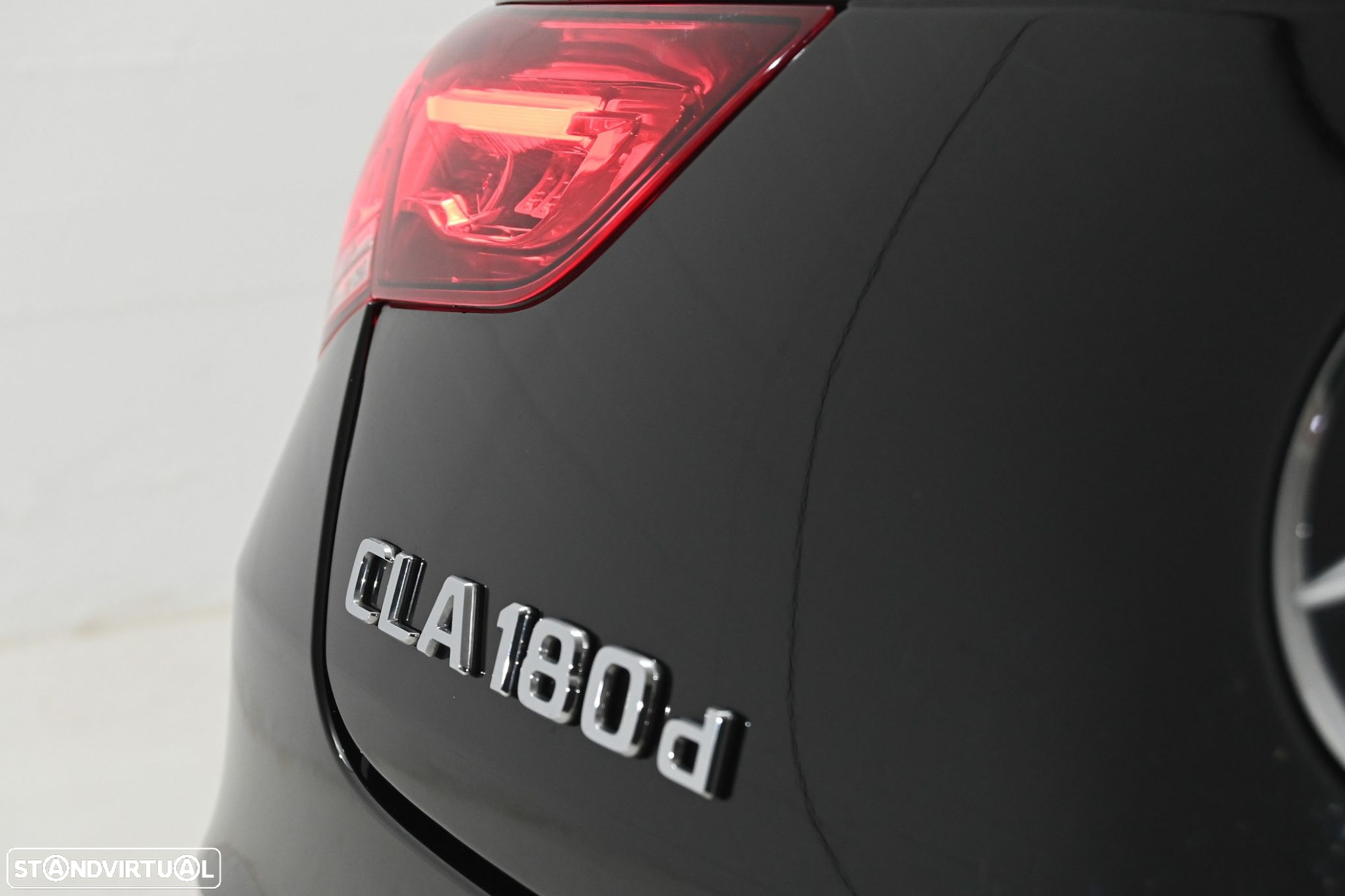 Mercedes-Benz CLA 180 d Shooting Brake AMG Line Aut. - 12