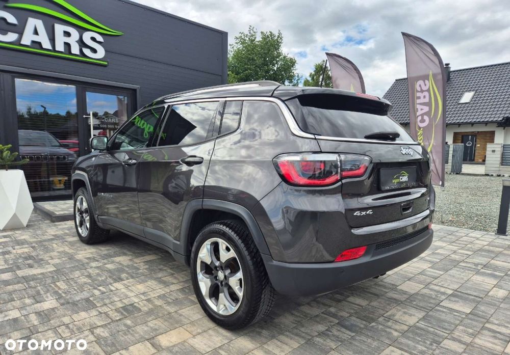 Jeep Compass - 33