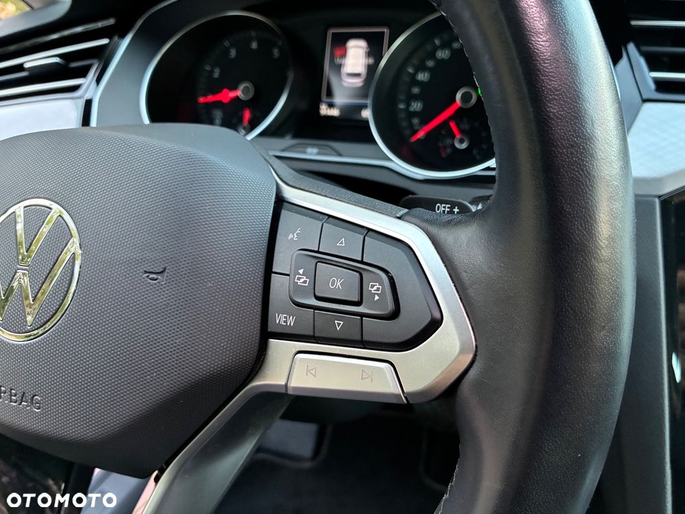 Volkswagen Passat - 14