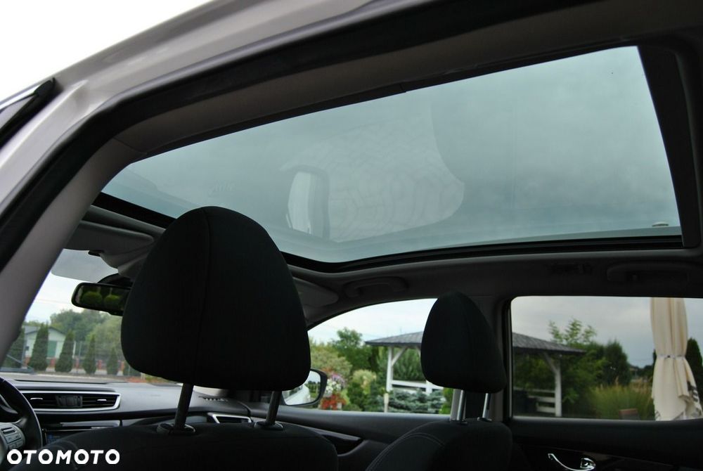 Nissan Qashqai 1.5 dCi TEKNA - 8