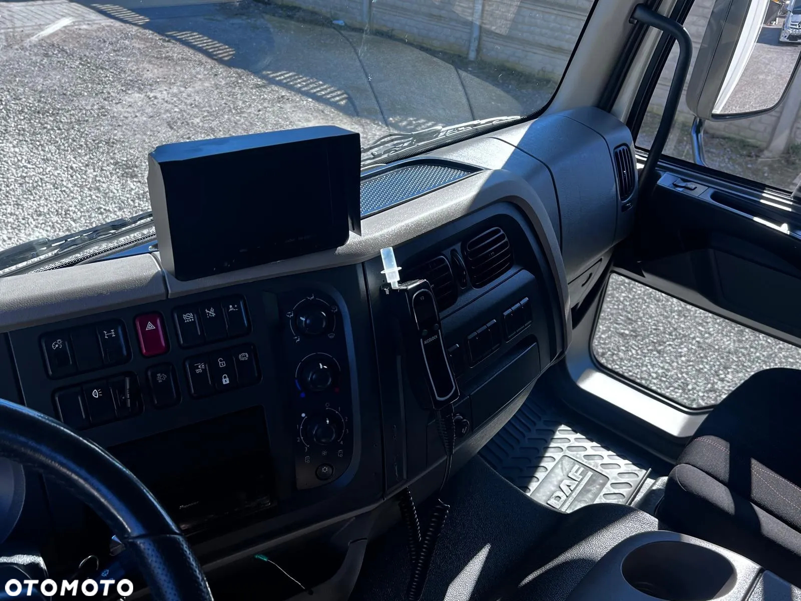 DAF LF 290 / Chłodnia / Euro 6 / Winda / - 27