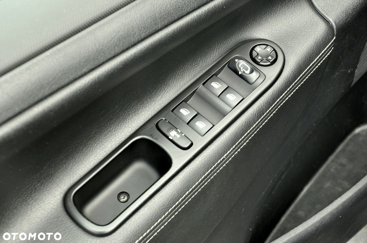 Peugeot 207 - 35