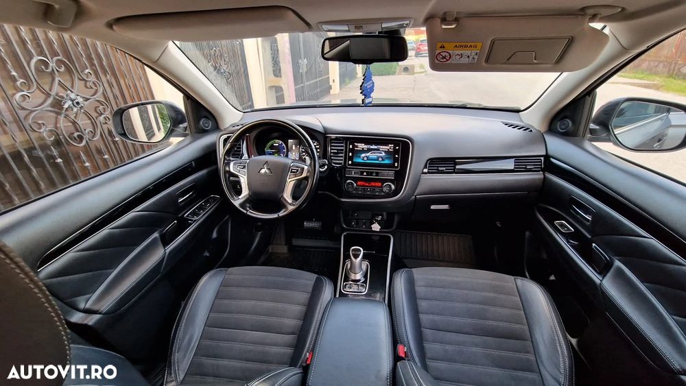Mitsubishi Outlander 2.4 4WD Diamant+ - 9