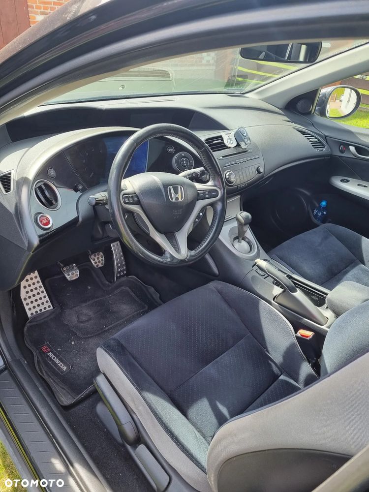 Honda Civic 1.8 Executive - 11