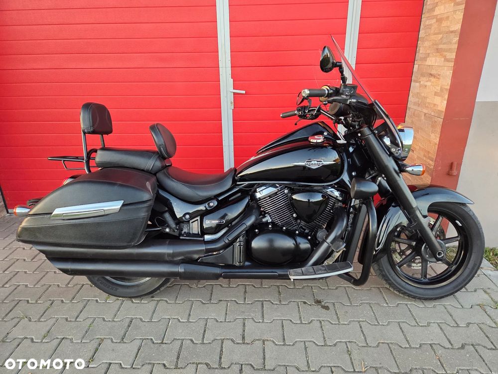 Suzuki Intruder - 1