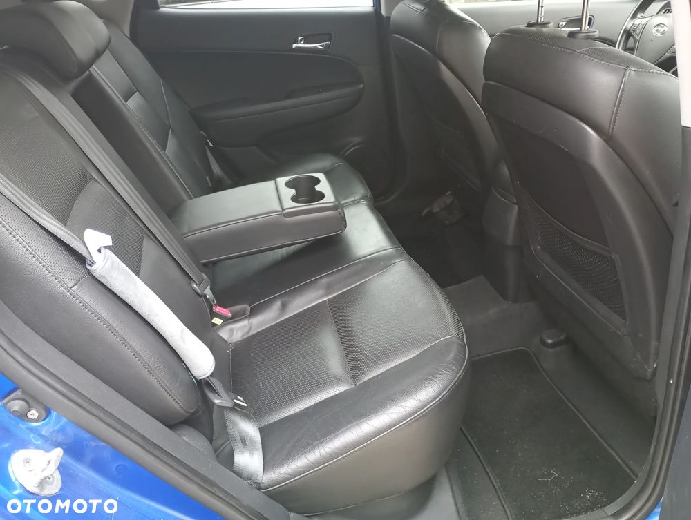 Hyundai i30 2.0 CRDi Premium - 10