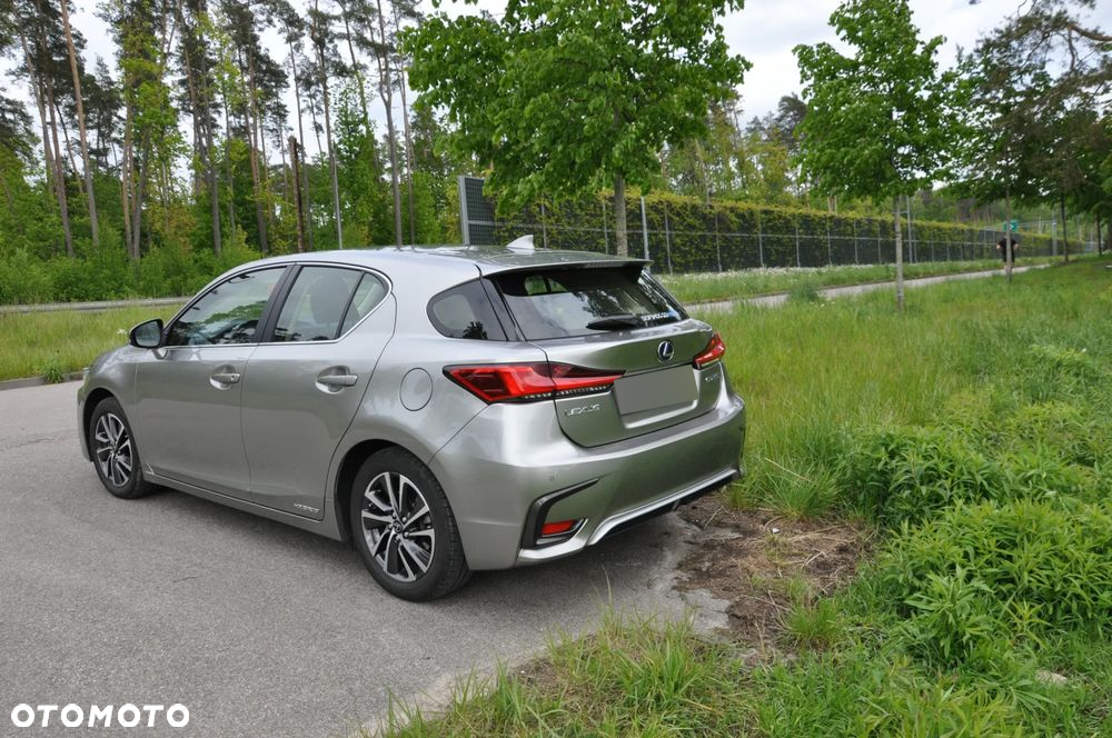 Lexus CT - 4