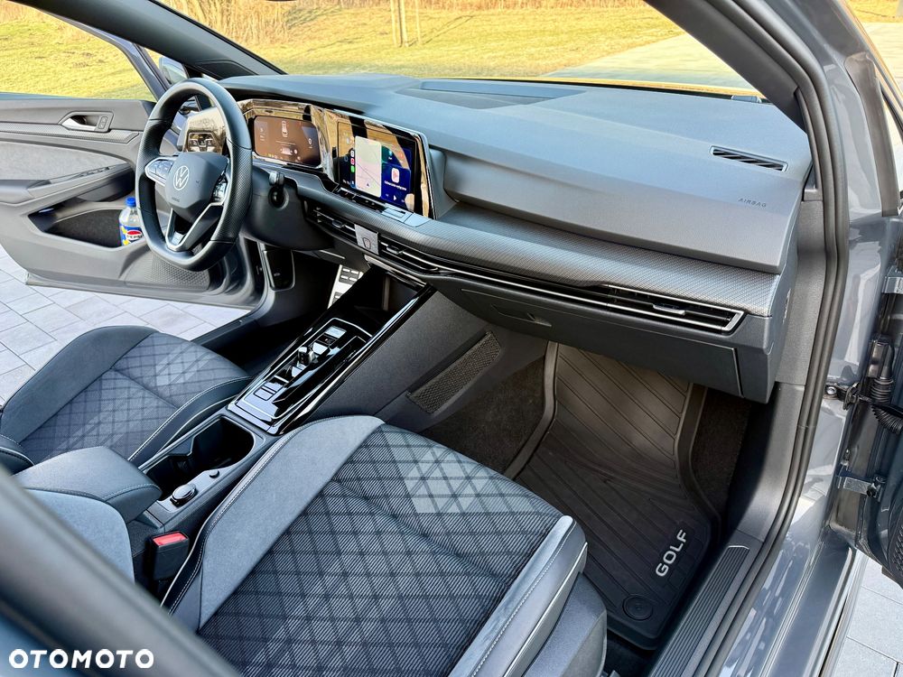 Volkswagen Golf - 28