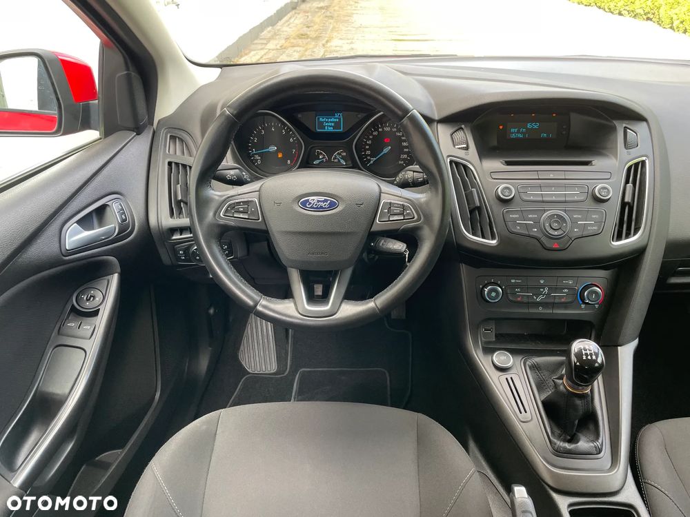Ford Focus Turnier 1.6 Ti-VCT Champions Edition - 12