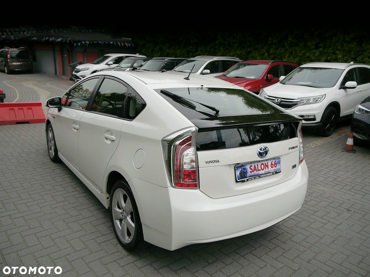 Toyota Prius (Hybrid) Comfort - 6