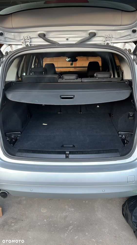 BMW Seria 2 218d - 11