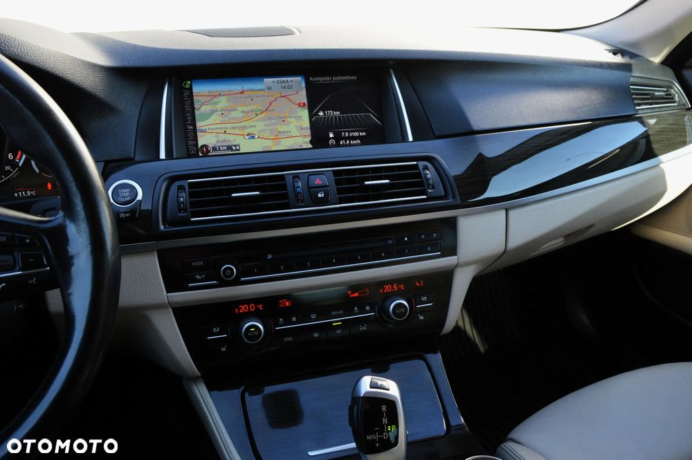 BMW Seria 5 520d xDrive Luxury Line - 13