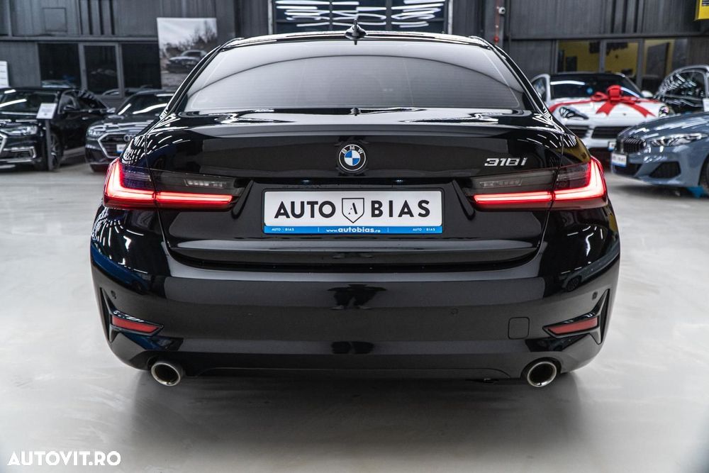 BMW Seria 3 318i Aut. Sport Line - 26