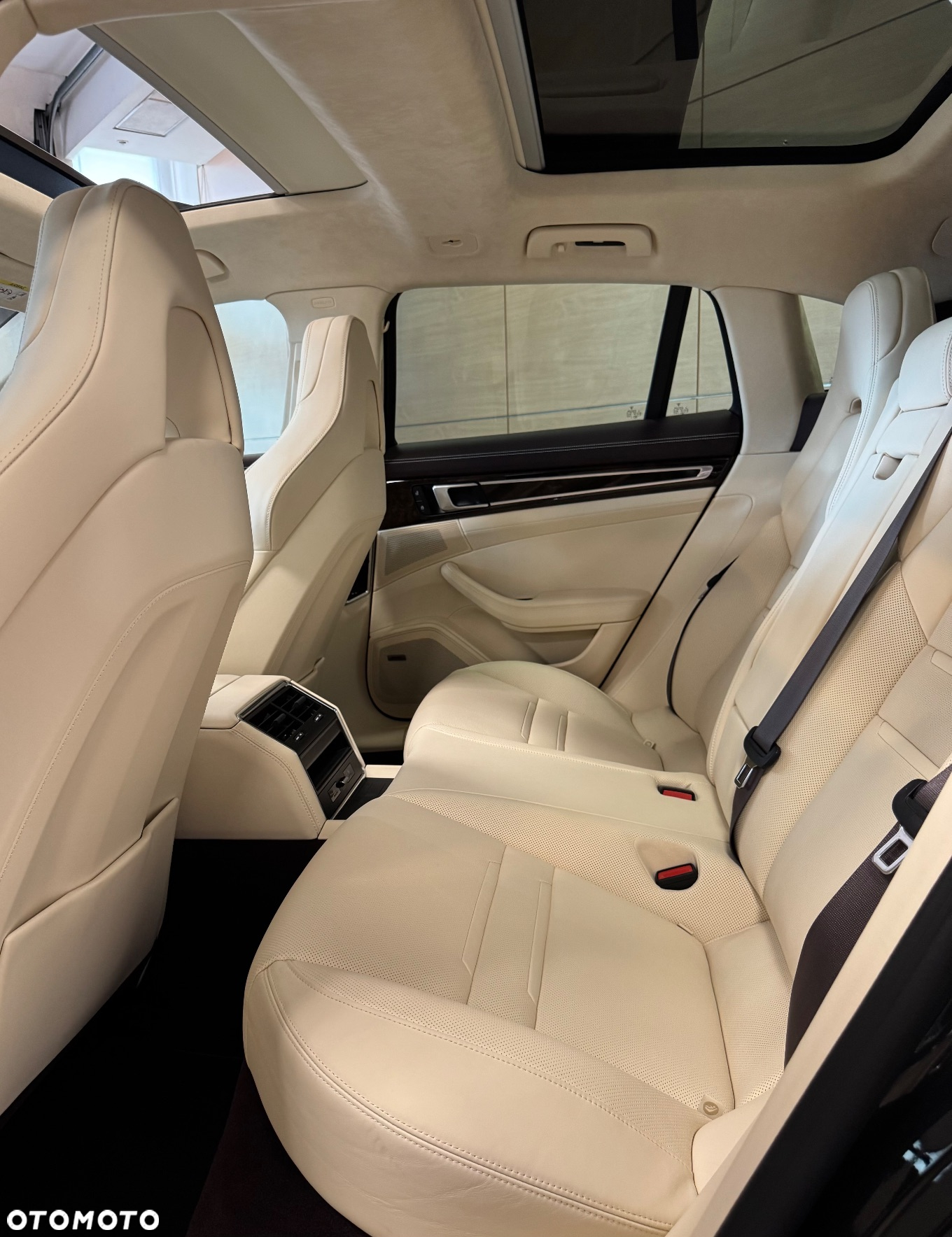 Porsche Panamera Turbo S Sport Turismo - 14