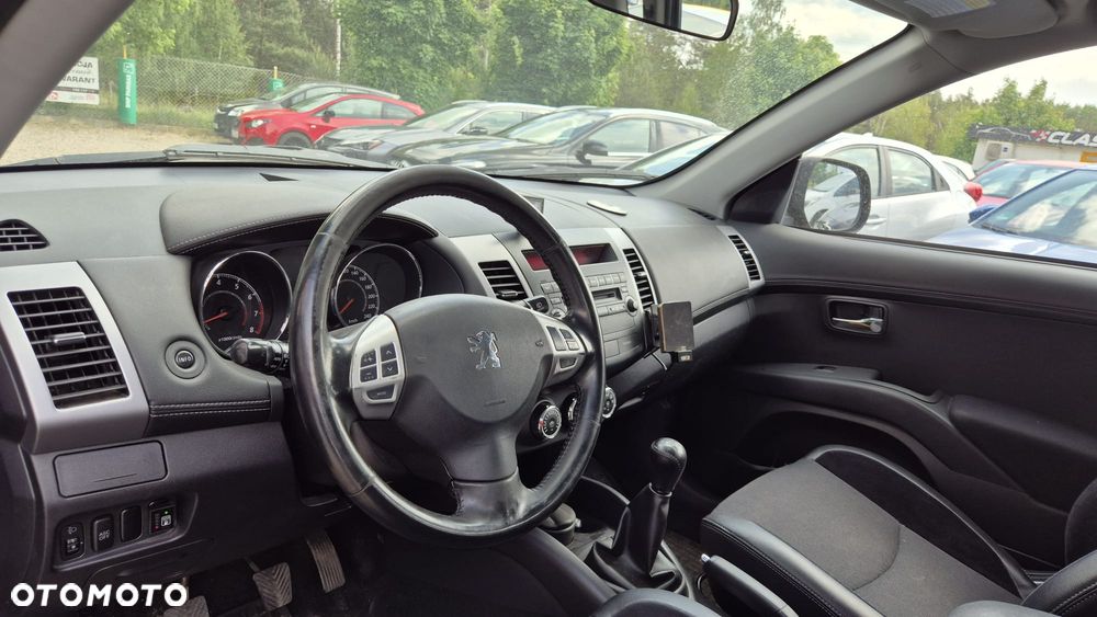 Peugeot 4007 - 11