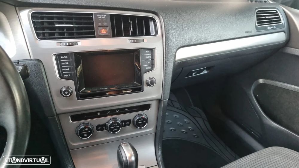 VW Golf 1.6 TDi Confortline DSG - 3