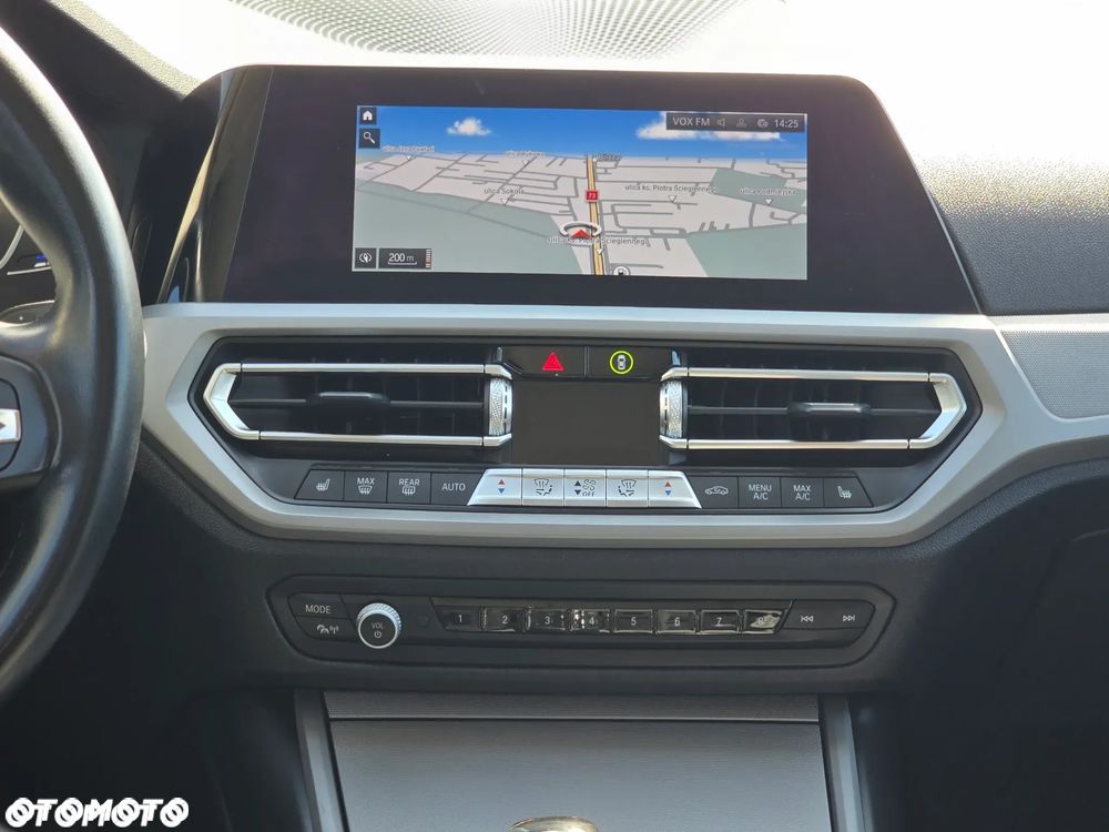 BMW Seria 3 318i Sport - 38