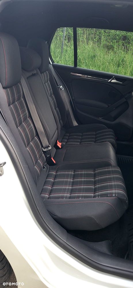 Volkswagen Golf 2.0 GTI - 6