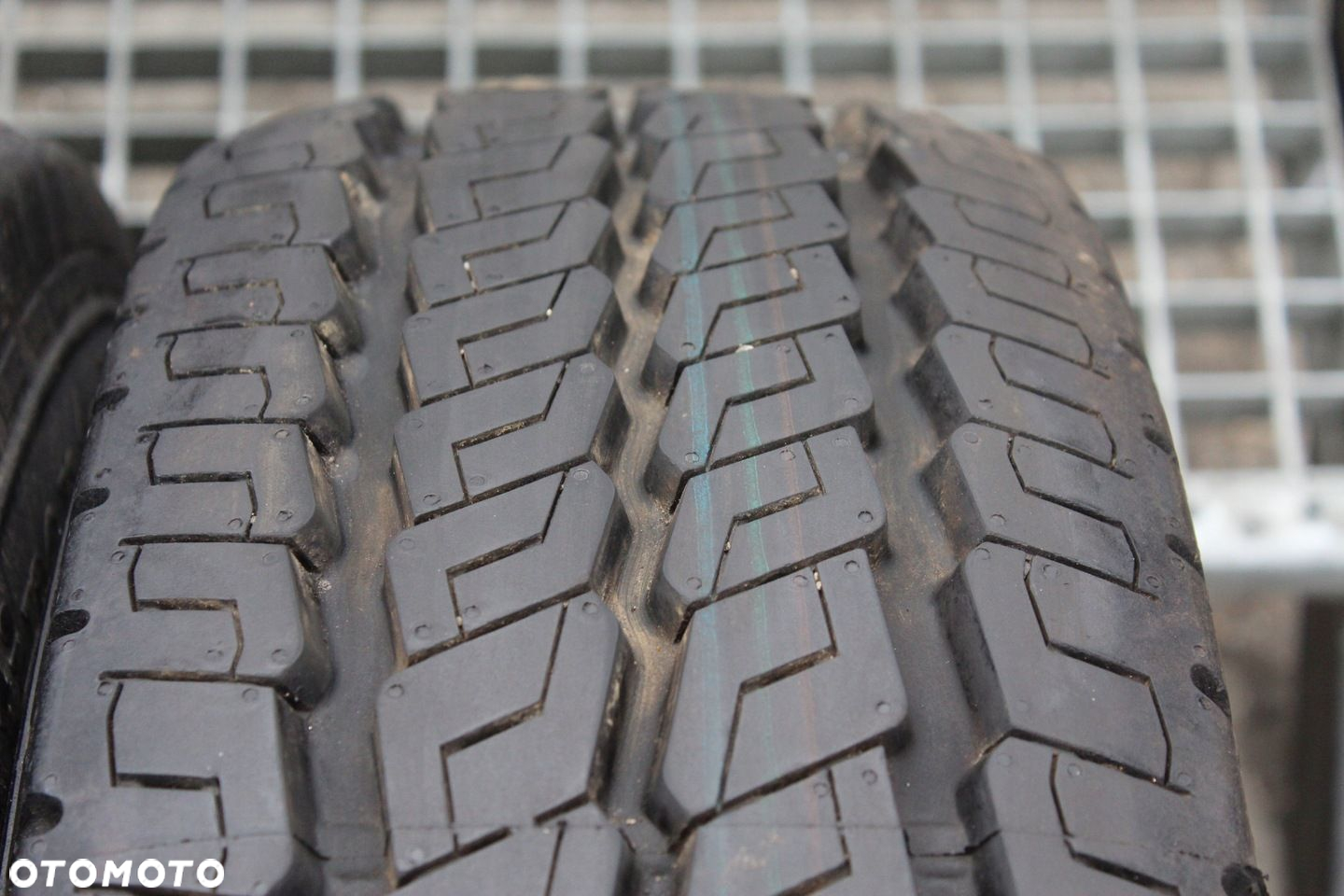 4x 215/70R15CP CONTINENTAL VANCO CAMPER 109R 21r - 4
