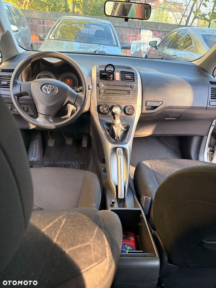 Toyota Auris 1.4 D-4D Luna - 12