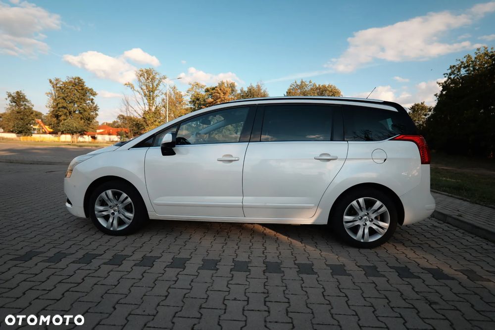 Peugeot 5008 2.0 HDi Premium + - 2