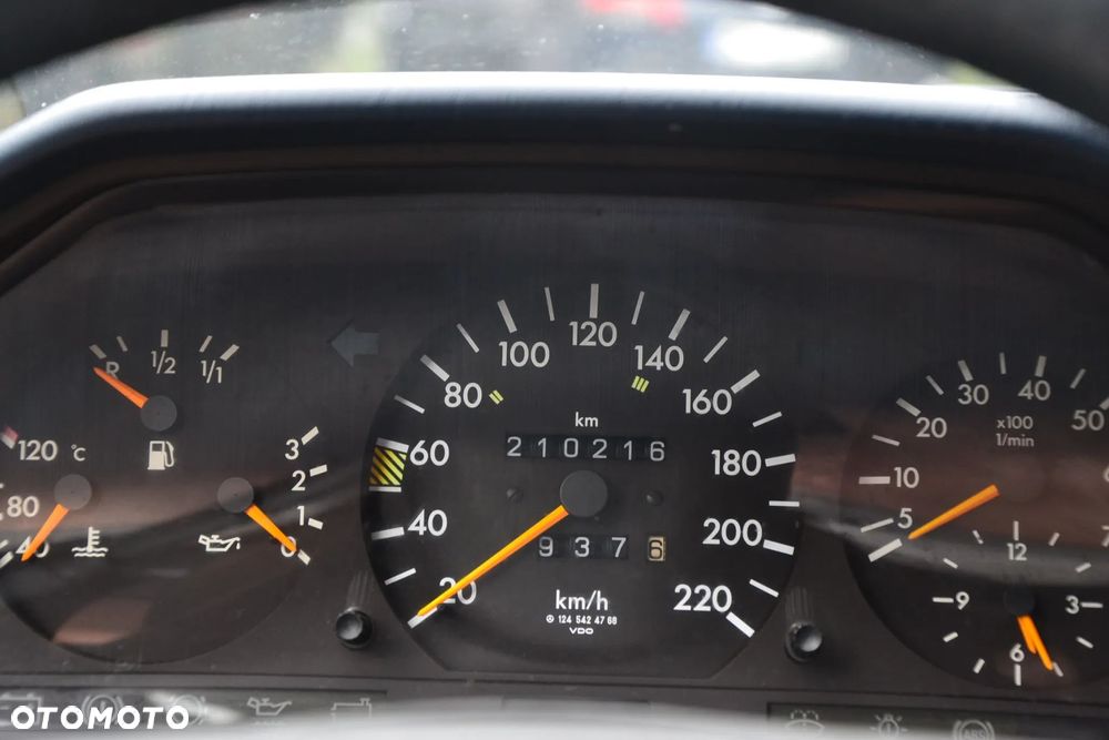 Mercedes-Benz W124 (1984-1993) - 12