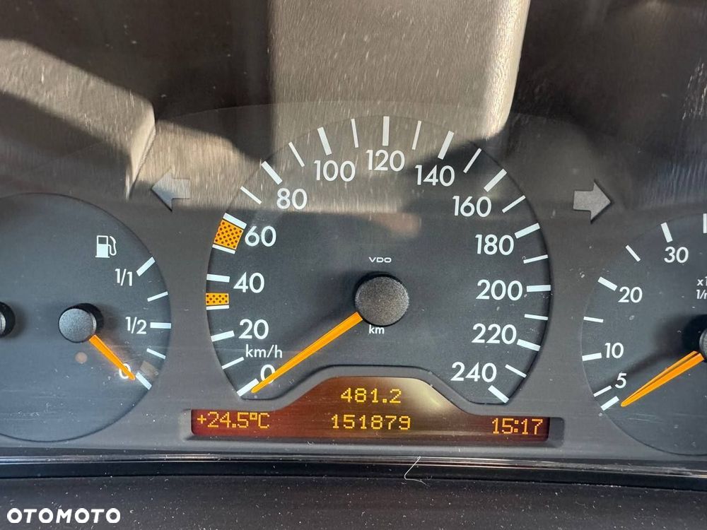 Mercedes-Benz Klasa E - 18