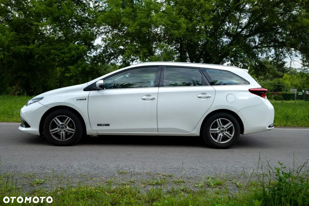 Toyota Auris 1.8 VVT-i Hybrid Automatik Design Edition - 6