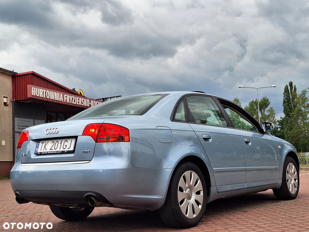 Audi A4 Limousine - 5