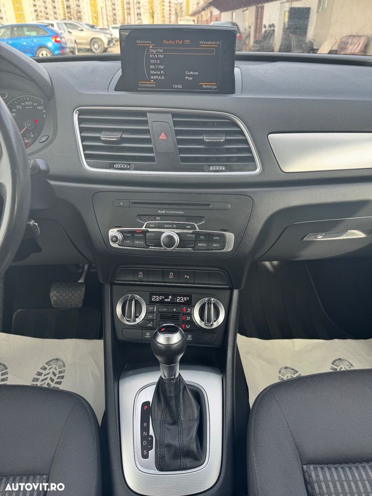 Audi Q3 1.4 TFSI Stronic Design - 12