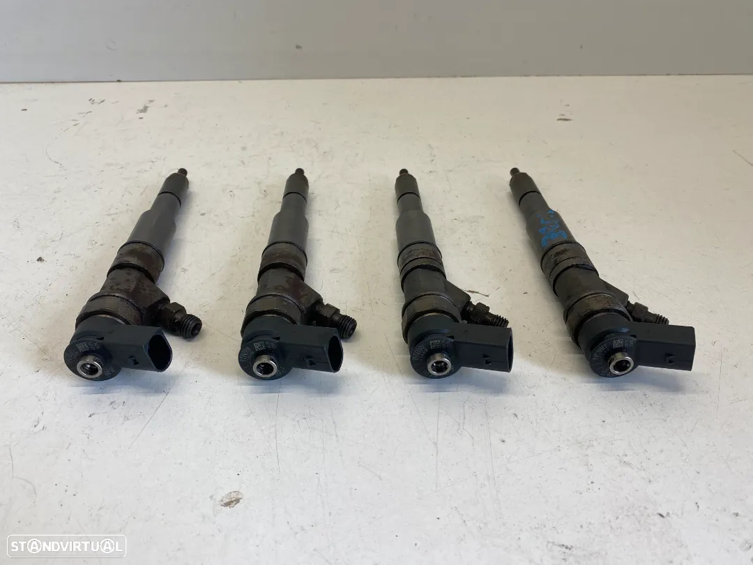 Injetores BMW 1/3/5 E8X/E9X/E6X 2.0 REF: 7793836 - 2